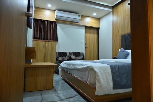 8 double beds