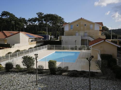 . Duplex 4 pers avec jardin, piscine, proche plage à Biscarrosse - FR-1-521-63