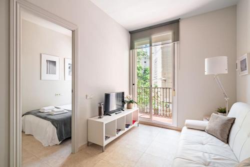 Newly renovated apartment in Plaza España! 035