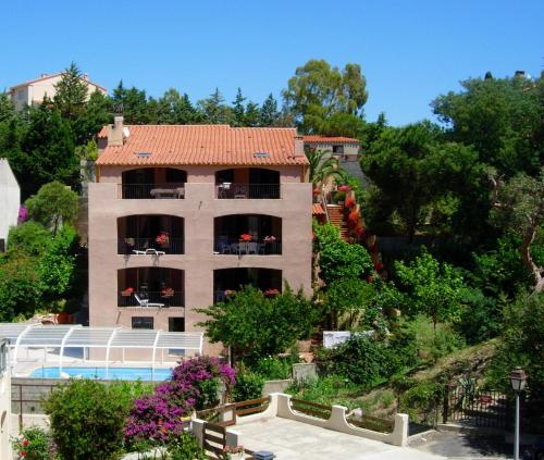 Appartement de 2 chambres a Banyuls sur Mer a 700 m de la plage avec vue sur la ville piscine partagee et jardin clos