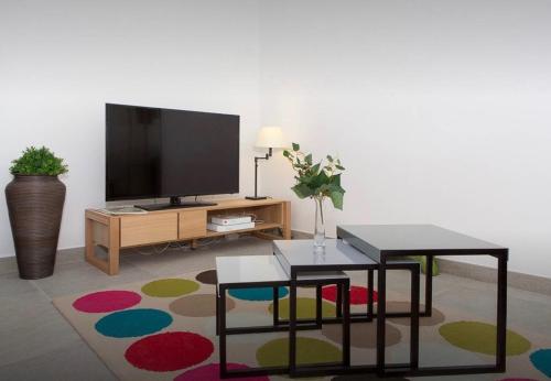 One-Bedroom Apartment image 5