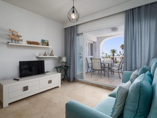 Skupni salon/TV območje, Playa Duquesa 2296 in Villas Puerto