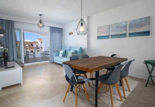 Oprema, Playa Duquesa 2296 in Villas Puerto