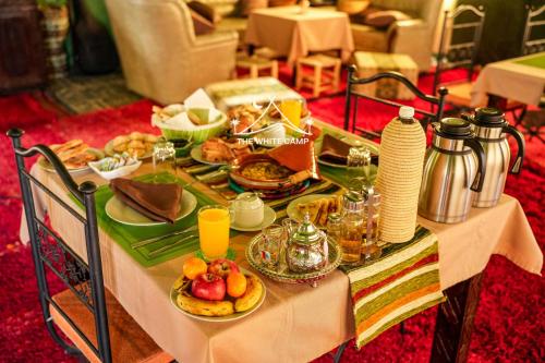 Food and beverages, The White Camp Merzouga - Official Luxury Desert Camp & Camel Tours in Khamlia