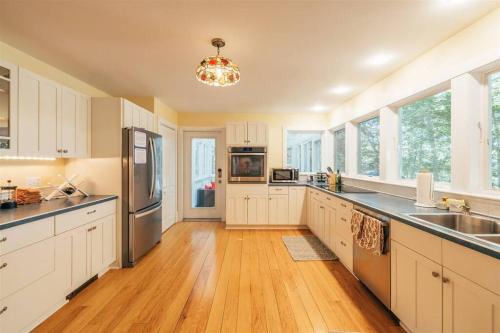 Waterfront, Luxury, Spacious home in Freeport! in 費里波特