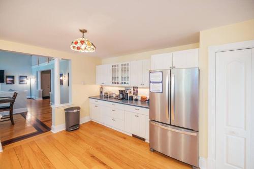 Waterfront, Luxury, Spacious home in Freeport! in 費里波特