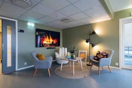 Shared lounge/TV area, Trondheim Vandrerhjem in Trondheim