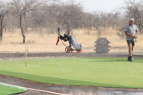 Igralište za golf (uz hotel), Etosha Mopane Safari Lodge in Etosha