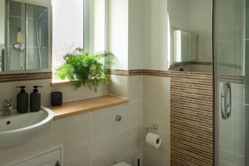 Dusj, Guest Rooms Apsley Lock in Hemel Hempstead