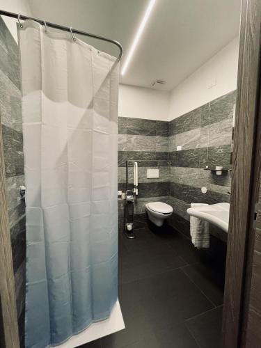 Bathroom, B&B L'Aigual in Ponte In Valtellina
