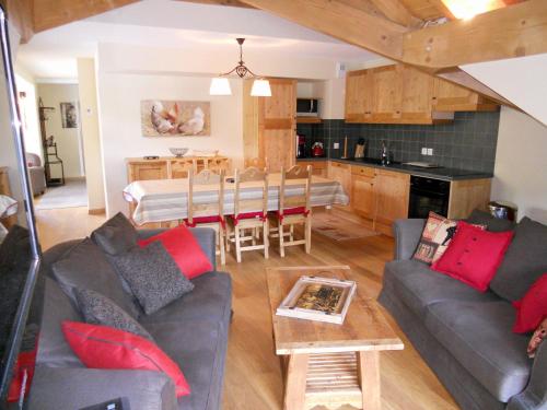 Magnifique duplex 8 pers, 3 balcons, garage privé, à 1,3 km du centre de Valloire - FR-1-263-199