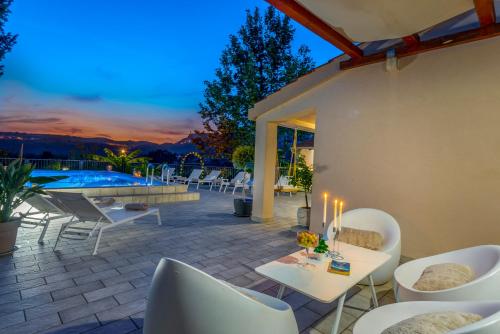 Luxury Vila Divina-Exceptional privacy in Celopeci