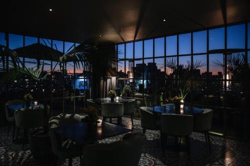 Restaurant, Hotel Montevideo - Leading Hotels of the World in Montevideo
