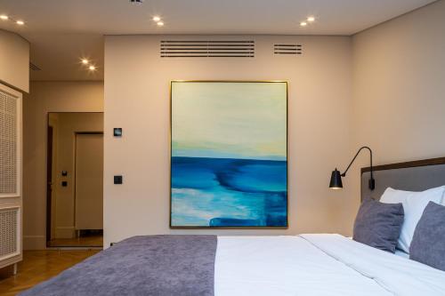 On The Square Guesthouse - image 9