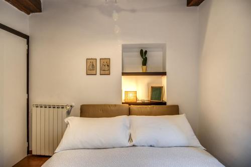 One-Bedroom Apartment image 10