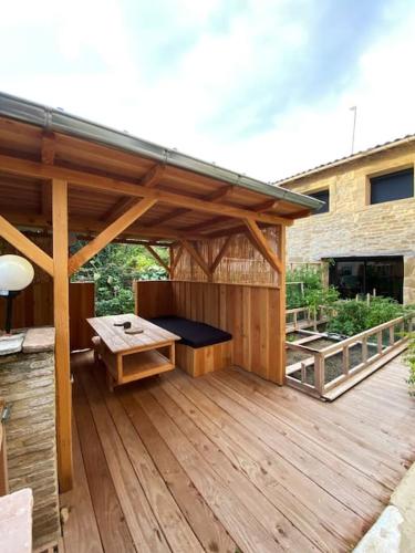 Gîte : La vieille bâtisse. (Gite : La vieille batisse.) in La Baume-Cornillane