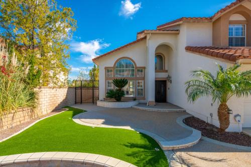 A szálláshely kívülről, @ Marbella Lane - Captivating Home in Rowland Hts in Rowland Heights
