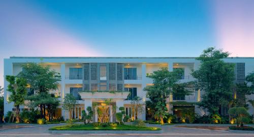 Exterior view, Eightfold Urban Resort in Siem Reap