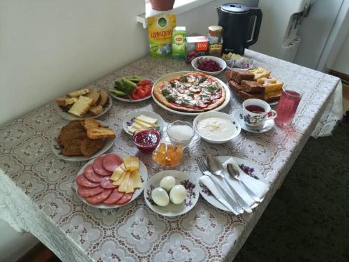 Ēdiens un dzērieni, Kayyr Guest House in Chuy