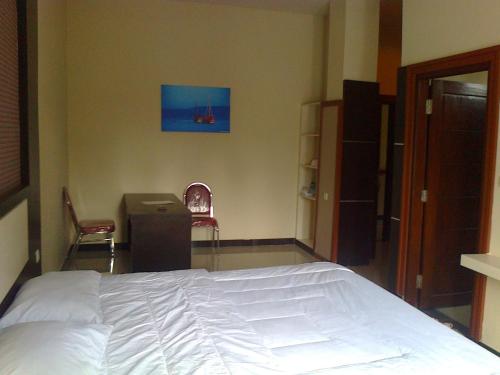 Galaxy Inn Hotel Baubau