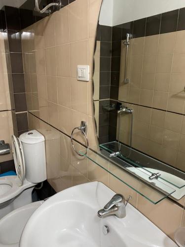 Ring Apartment, Tirana (photo 9)