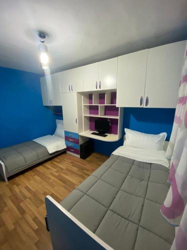 Ring Apartment, Tirana (photo 4)