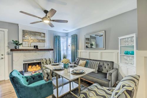 Chic Meadowbrook Condo about 12 Mi to Birmingham! in Hoover, USA