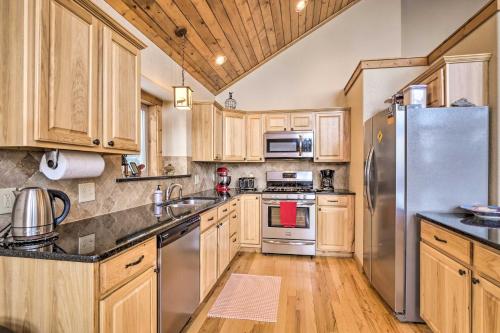 22STR-00367 Fairplay Cabin ~ 6 Mi to Downtown! in Alma (CO)