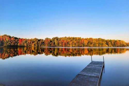 Diamond Lake Waterfront Cabin with Deck and Dock!