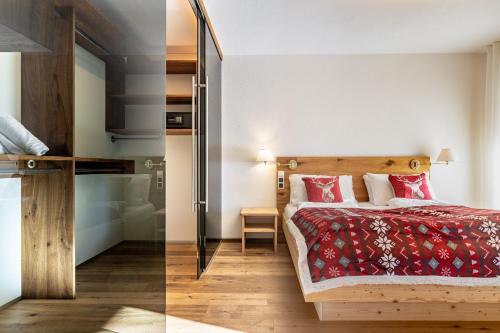 2 bedrooms, 4 beds