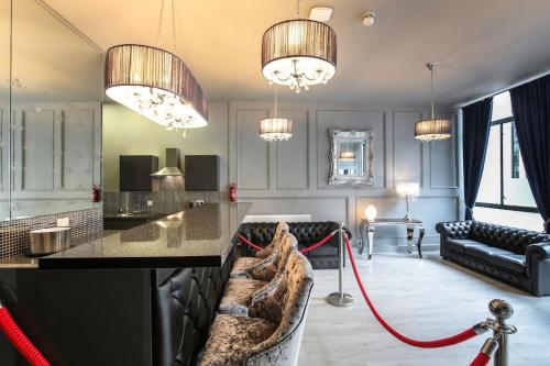 The V.I.P Suite - Sleeps 24! Best for large groups, Liverpool (photo 8)