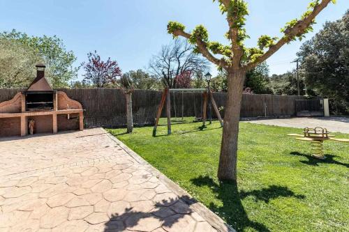 Can Bugantó - amplia casa con piscina y jardín (Can Buganto - amplia casa con piscina y jardin) in Cassa de la Selva