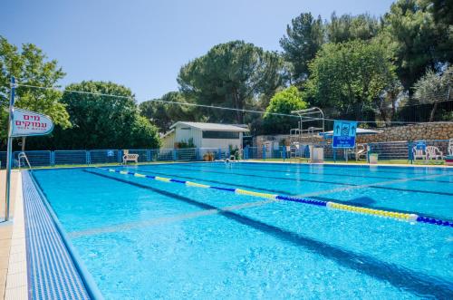 Úszómedence, Kibbutz Malkiya Travel Hotel in Malkiya