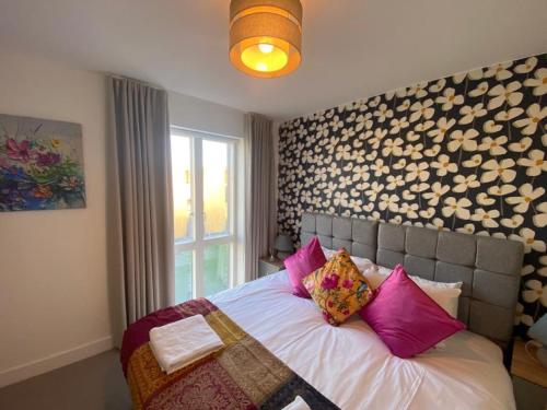 Contemporary & Homely 2 Bed Apartment 10 mins walk to Addenbrookes & Papworth hospitals & Bio Medical Campus