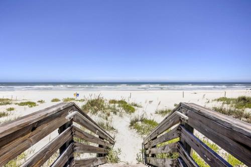 Cozy NSB Abode with BBQ and Fire Pit - Walk to Beach! - image 18
