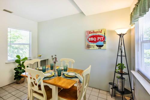 Cozy NSB Abode with BBQ and Fire Pit - Walk to Beach! - image 27