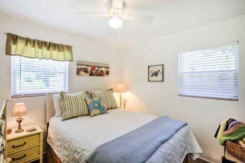 Cozy NSB Abode with BBQ and Fire Pit - Walk to Beach! - image 31