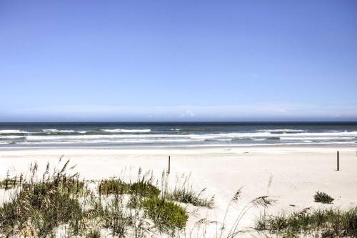 Cozy NSB Abode with BBQ and Fire Pit - Walk to Beach! - image 38