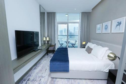 DAMAC MAISON PRIVE - Deluxe Studio With Balcony & Water Canal View - image 8