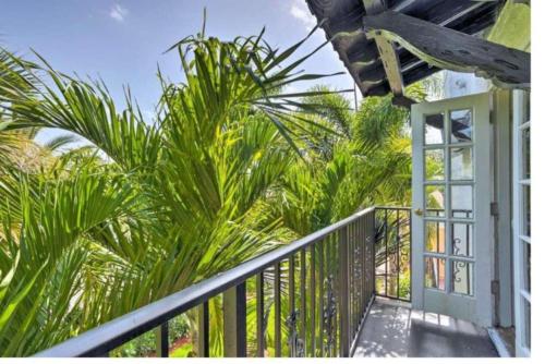 Balcony/terrace, Luxury 5 Bedroom House with Heated Pool in Leisureville