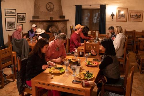 Kay El Bar Guest Ranch - 편의 시설/서비스