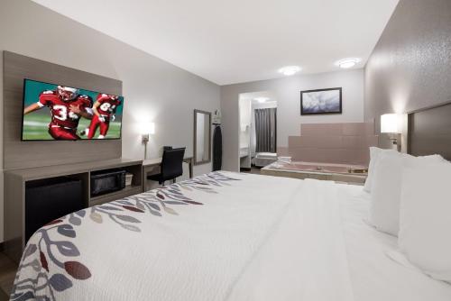 Red Roof Inn Weedsport - image 13