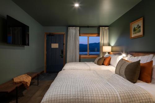 Guestroom, Hotel Marina Riviera in Big Bear Lake (CA)