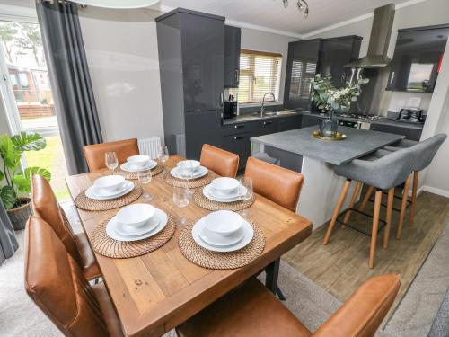 المنظر الخارجي, Driftwood Lodge in Haverfordwest City Center