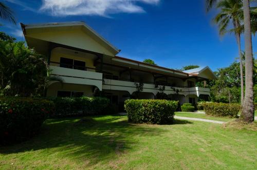 . Cocomar Beachfront Hotel