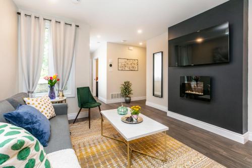 Luxury 1BR w King Bed - Near Byward Market