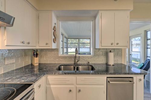 Venice Home with Fire Pit and Grill - 10 Mins to Beach! - image 12