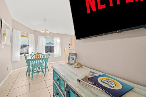 Sunset Serenity - 3BR Beach Townhome with outdoor patio - NEW HOT TUB, Steps to Ocean Fun! in Melbourne, USA