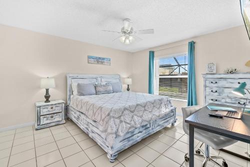 Serene Seaside Retreat - Dog friendly - 2BR Townhouse with Shared Heated Pool Steps to Paradise Beach! in Melbourne, USA