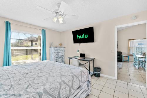 Serene Seaside Retreat - Dog friendly - 2BR Townhouse with Shared Heated Pool Steps to Paradise Beach! in Melbourne, USA
